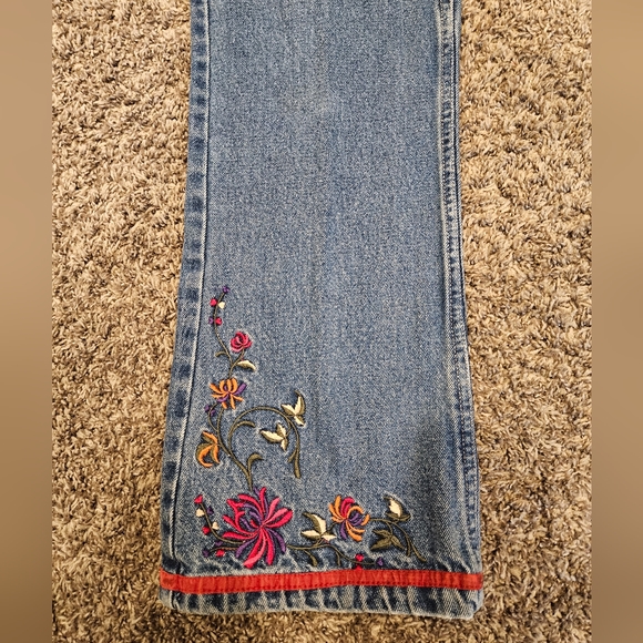 🛍🐕 No Boundaries embroidered butterfly & flower bootcut jeans size 11 - Picture 4 of 4